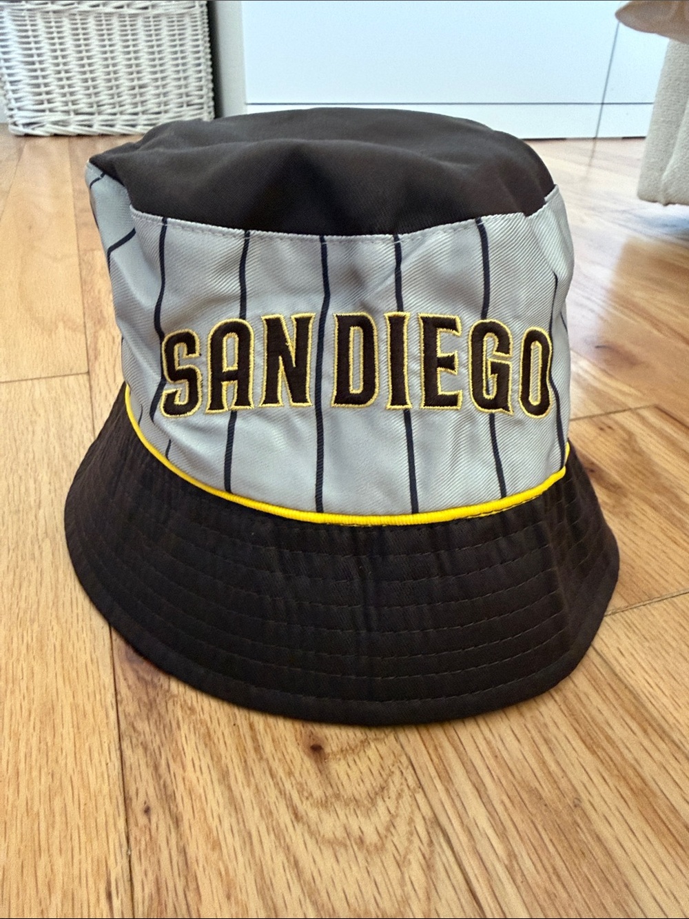 San Diego Padres Bucket Hat Reversible 2 in 1 new
